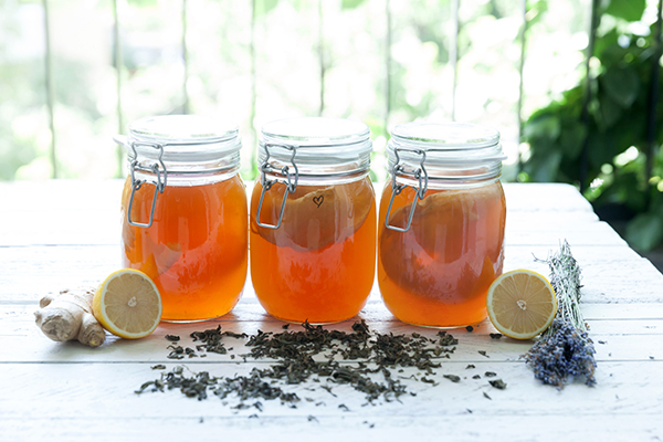 Kombucha Tea Benefits & Risks